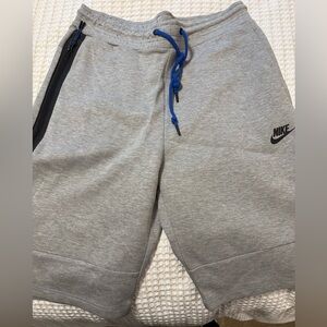 Nike Men’s  Light Gray Shorts with Blue Accents NWT M